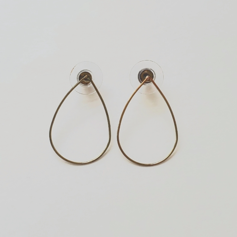 Francesca’s Gold wire minimalist teardrop earrings